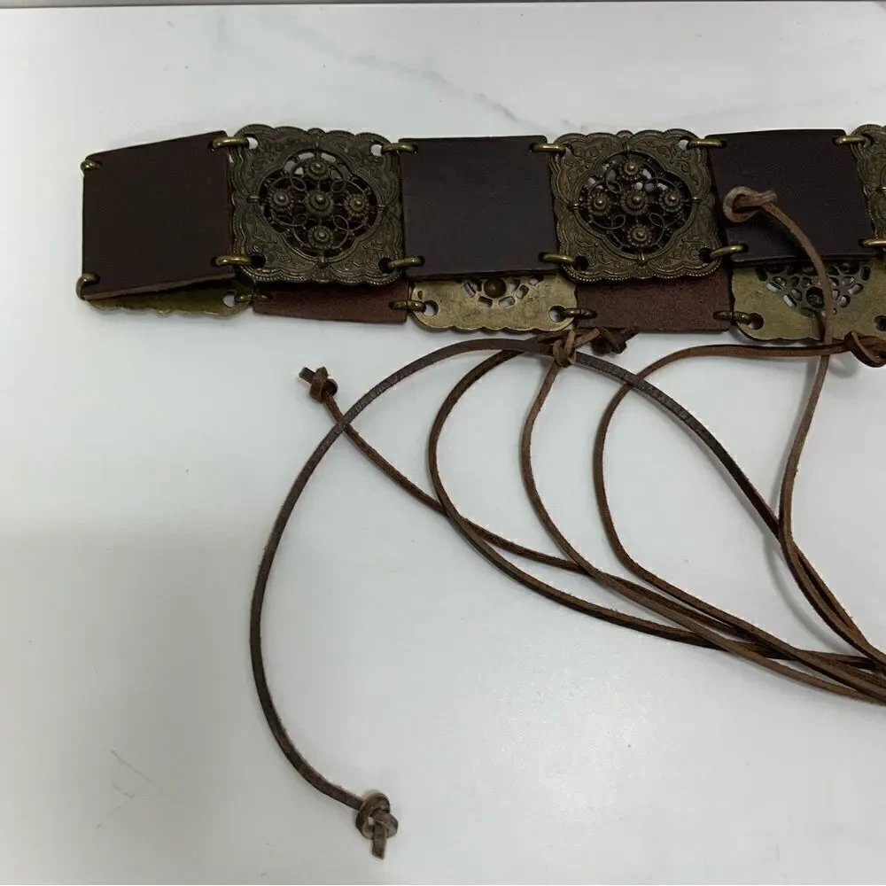 G. BOLLECINI Italy brown leather and metal belt